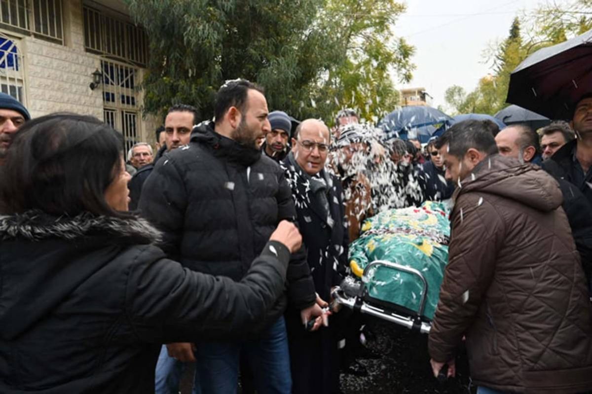 بالصور - بالحزن والألم... الإعلاميون والأهل يشيّعون نجوى قاسم إلى مثواها الأخير