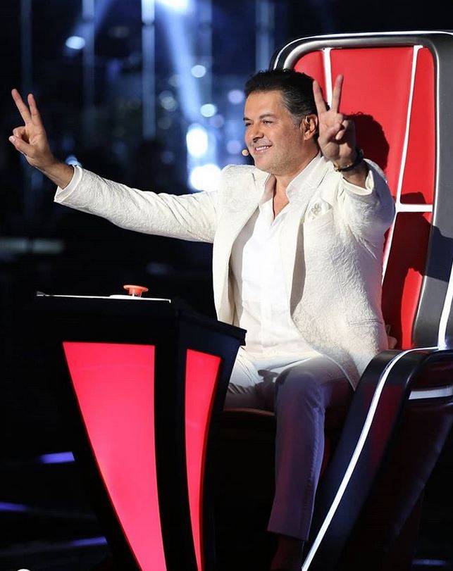 ابن راغب علامة يكشف صورة عفوية لهما من كواليسThe Voice... هكذا يهتم به