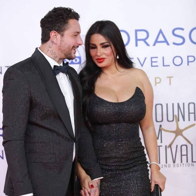 بالفيديو - أحمد الفيشاوي يتجاهل أزمة ابنته ويثير ضجة جديدة.. اكسسوارات نسائية وحركات طفولية