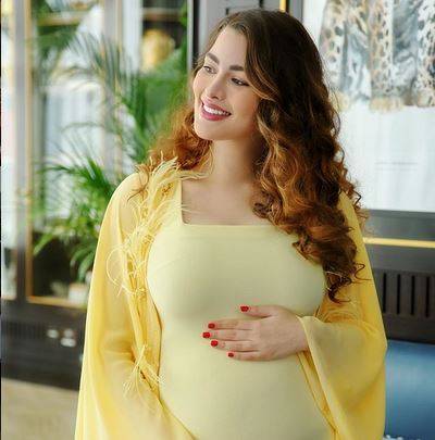 بالفيديو - روان تصدم الجميع بما قالته عن زوجها.. هكذا تبدو الآن في الحمل