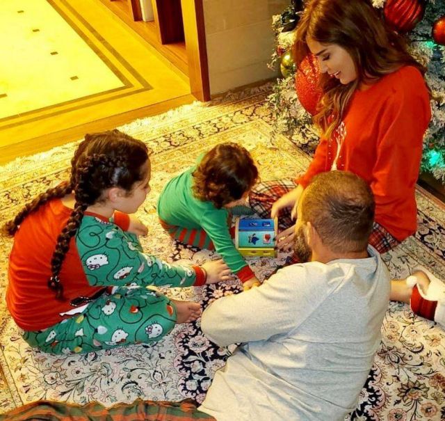 سيرين عبد النور تسجل فيديو لزوجها أثناء نومه... هذا ما فعله عند اقتراب طفلهما منه