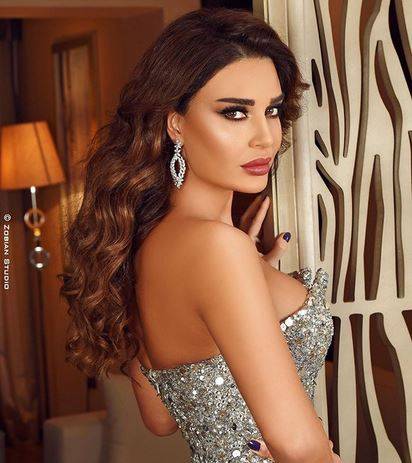 بالصور - فستان سيرين عبد النور يخطف الانظار.. وهذا ما وضعته وغيّر شكلها