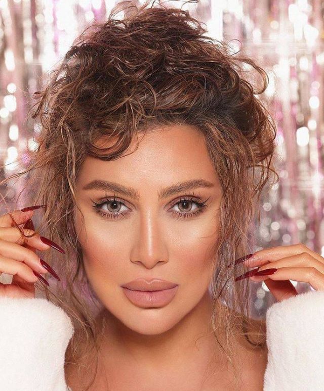 بالفيديو– إبنة مايا دياب تفاجئ والدتها بارتداء ملابسها... شاهدوا كيف بدت