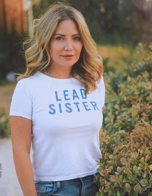 بالصور – ممثلة سورية تتحول إلى نسخة عن سلافة معمار... شاهدوها