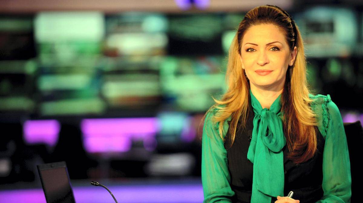 شخص تمنى الموت لنجوى قاسم قبل وفاتها بأيام... من هو ومن الزميلة التي بكتها على الهواء؟