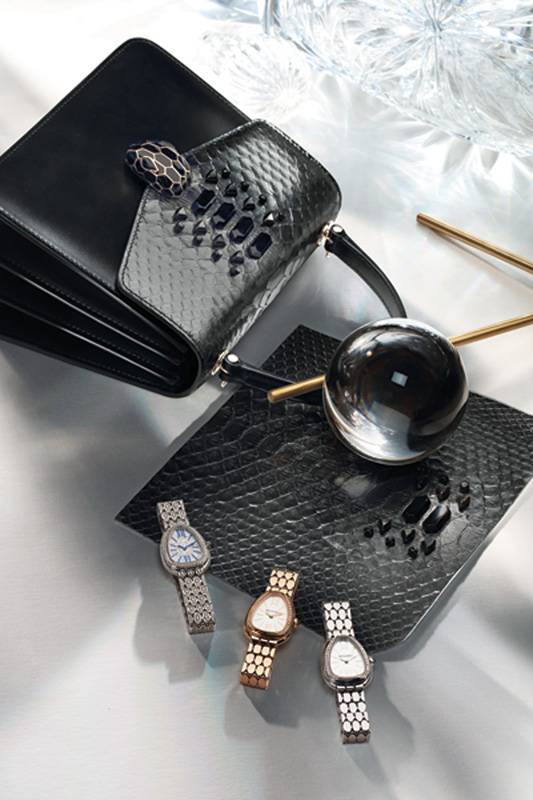 ساعات Bvlgari Serpenti Seduttori. حقيبة Bvlgari Serpenti Forever.