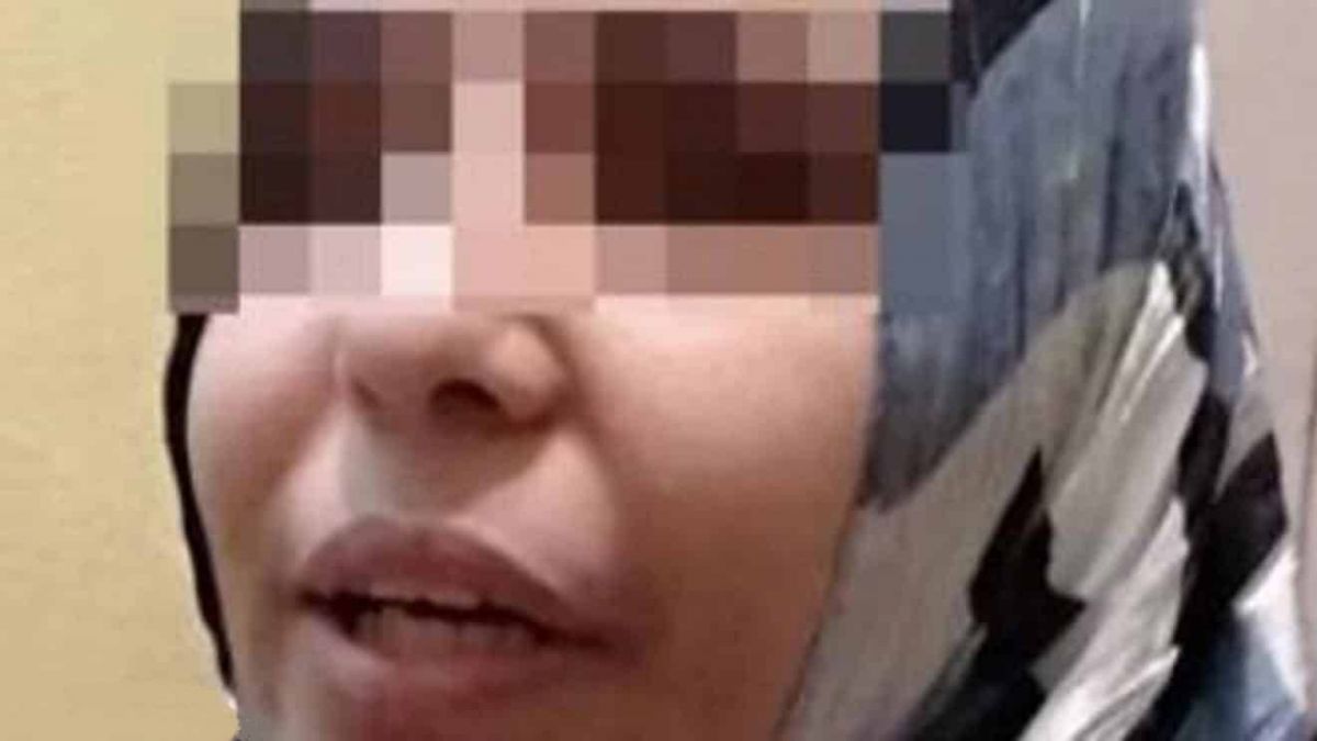 قتلت زوجها بالسم ودفنته وفضحتها مكالمة مع عشيقها