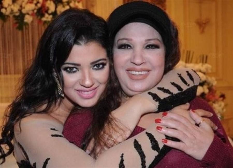 فيديو قديم – شاهدوا كيف كانت أشكال هؤلاء الفنانين في حفل زفاف ابنة فيفي