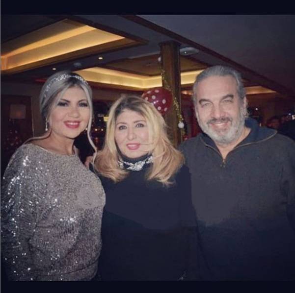 بعد غياب وبشعر أشقر وأحمر شفاه.. سهير رمزي تثير الجدل على 