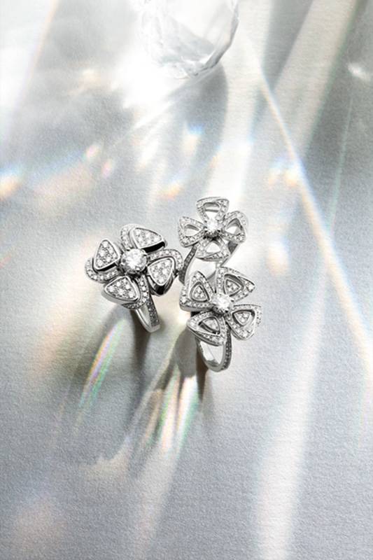 خواتم Bvlgari Fiorever من الذهب الأبيض والماس.