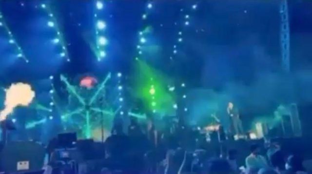 بالفيديو - فنانة خليجية تتعرض للسخرية والتنمر بسبب ما ارتدته على المسرح: 