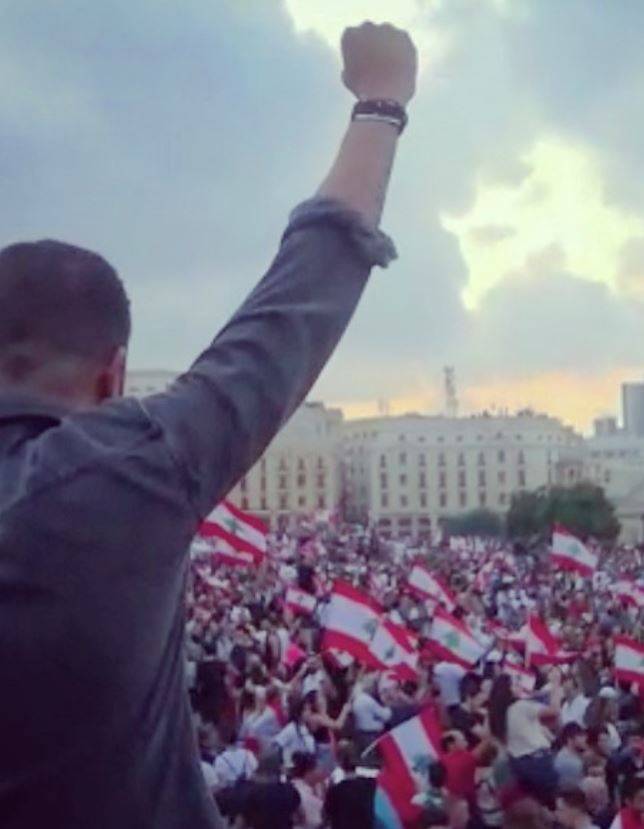 فنان لبناني يفجر غضبه بسبب السوريين... ما القصة؟