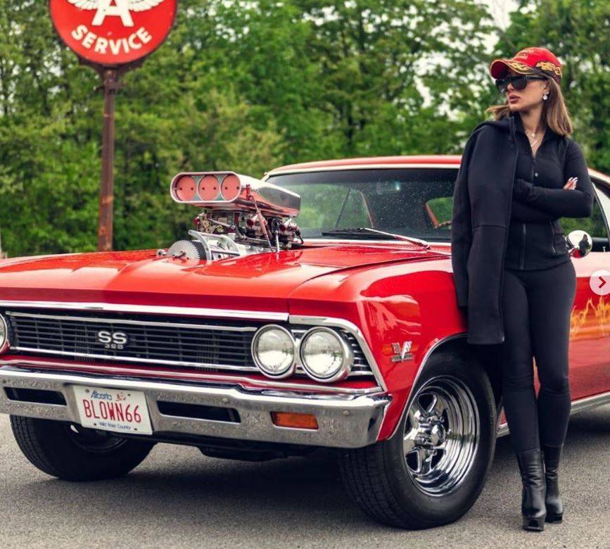 بالصور – شهيرة خليجية تحول لون بشرتها إلى داكن وتحدث صدمة كبيرة... ما القصة؟