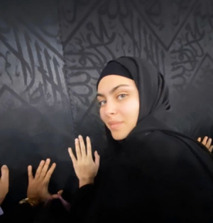 بالصور - هذه الحسناء ابنة شقيق عادل إمام.. تعرفوا اليها