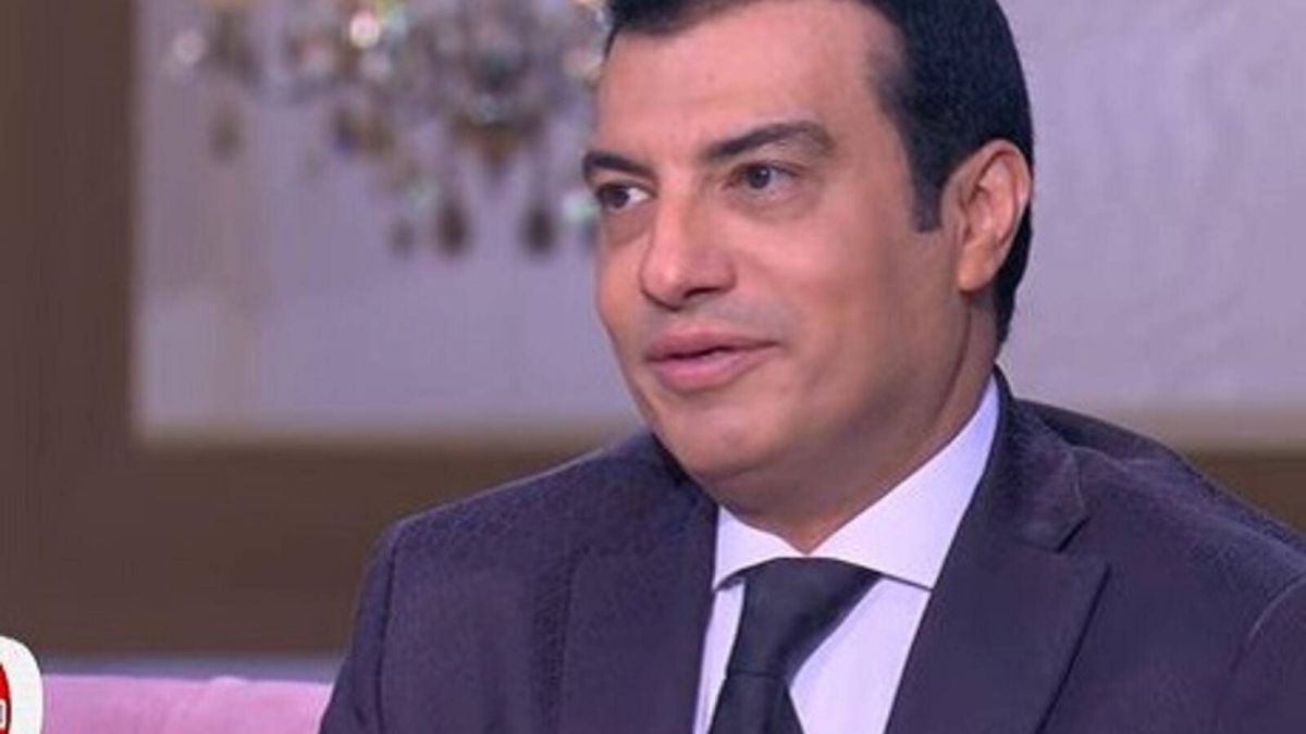 عاجل - وفاة والد إيهاب توفيق في حريق فيلته