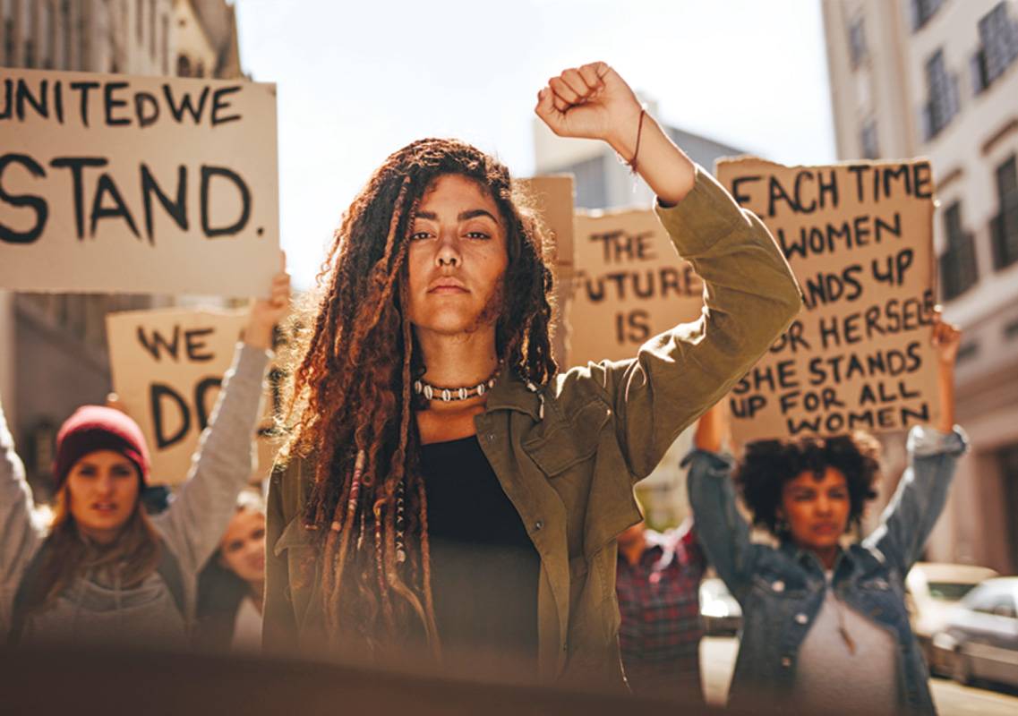 «المنصة حقها»... 
صرخة نسائية ضد التمييز