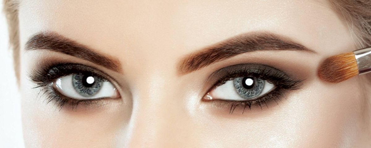 حيل تجميلية سهلة
لتمويه عيوب العينين