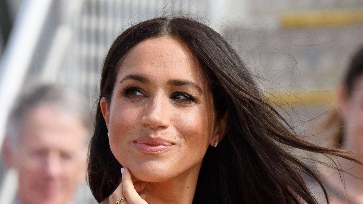خبيرة تكشف كيف أخفت ميغان ماركل حب الشباب خلال حملها