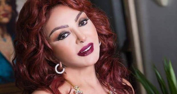 بالصور - هكذا إحتفلت نبيلة عبيد بيوم ميلادها وقالب حلوى يحدث ضجة