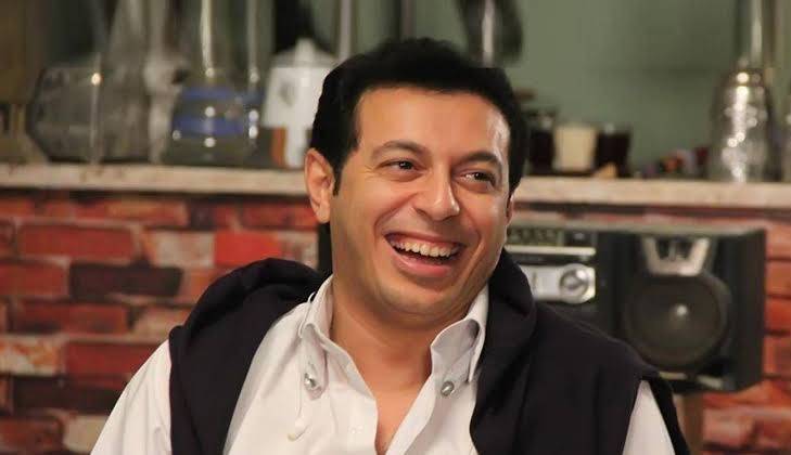 بالفيديو - مصطفى شعبان يرد على من يقارنه بعادل إمام