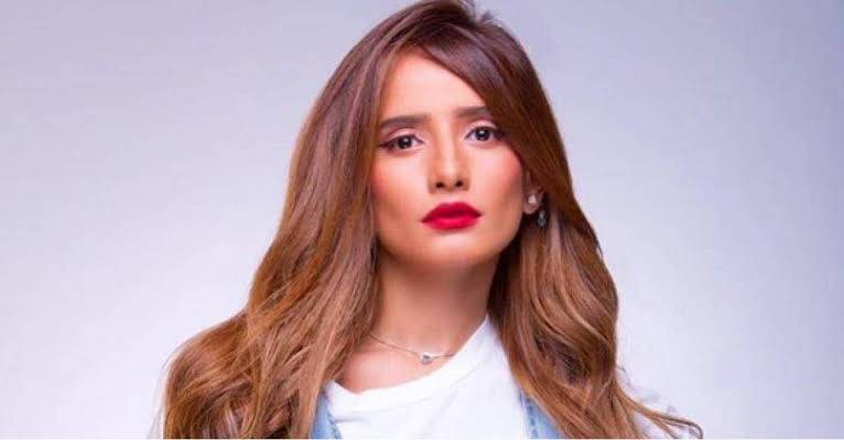 بالفيديو - زينة تبكي على الهواء وتكشف أسرار زواجها من أحمد عز: 