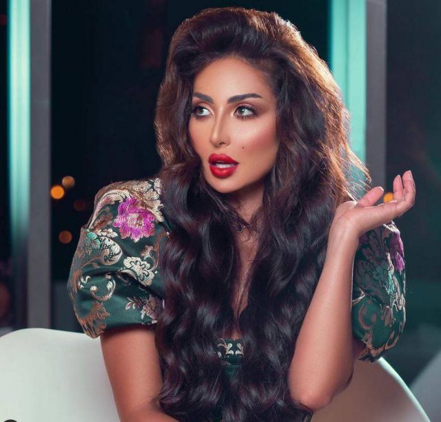 بالفيديو – سخرية لاذعة من نور الغندور بعد ظهورها من دون مكياج... ما السبب؟