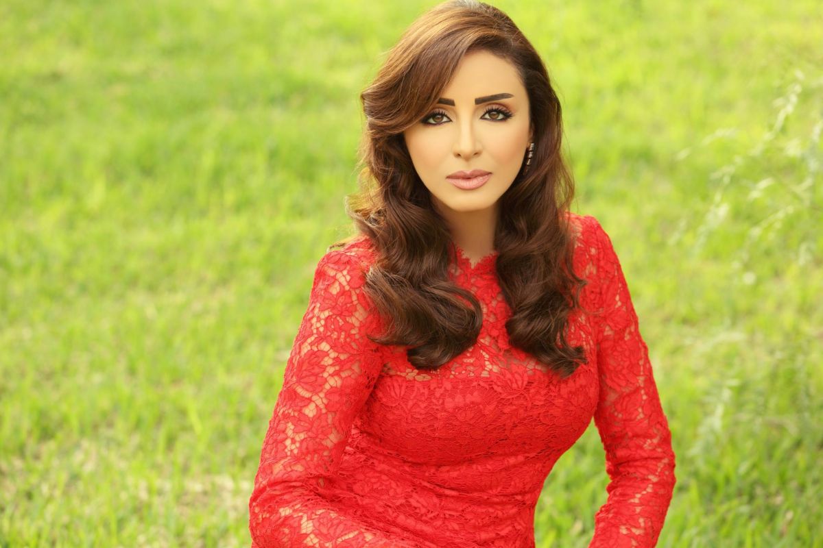 بالفيديو- مفاجأة لأنغام في كواليس حفلها الأخير في السعودية
