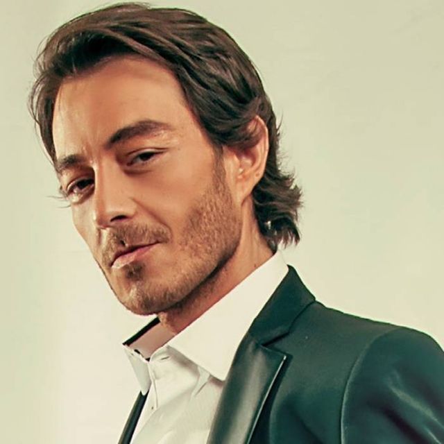 أحمد زاهر لأحد المتابعين: 