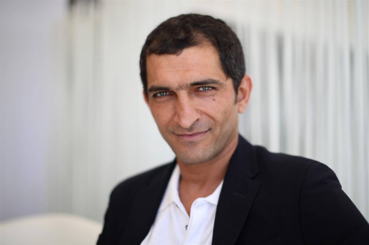 الحكم على عمرو واكد بالحبس ستة أشهر لتهربه من الضرائب