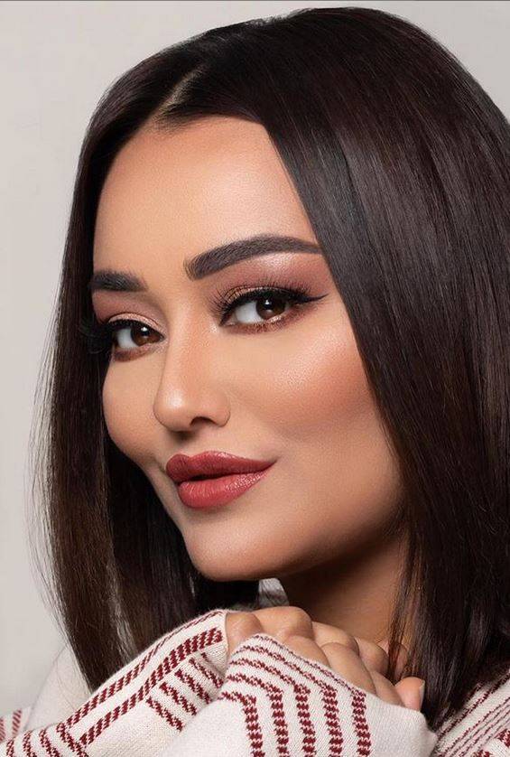 بالصورة – ملابس راندا البحيري الكاشفة تثير الدهشة... هل أصبحت نسخة عن داليا؟