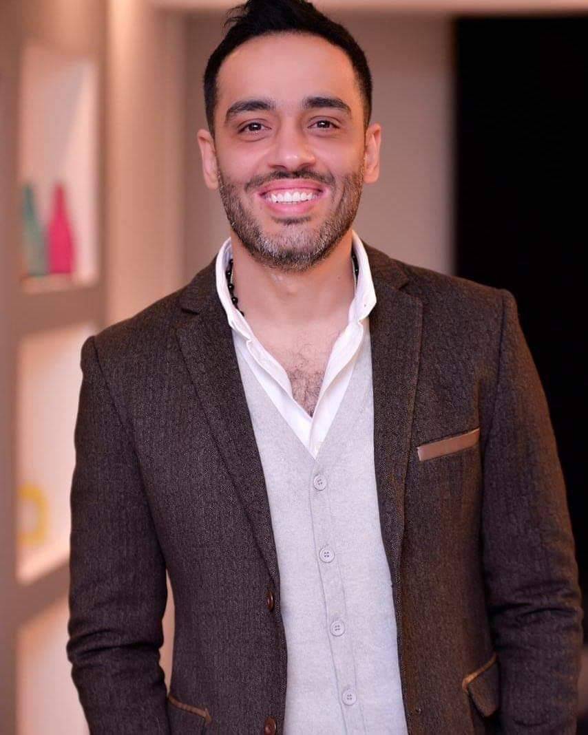 بعد إصابته بالبهاق.. رامي جمال يثير حيرة جمهوره