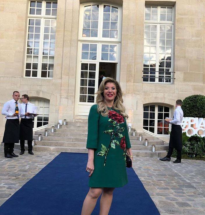 للمرة الأولى هالة سرحان تنشر صورة لشقيقتها التوأم