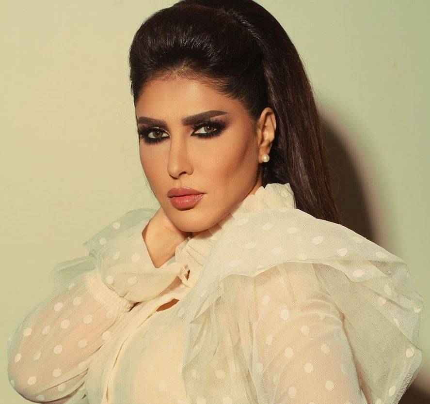 بالصورة – زهرة عرفات تصبح شبيهة نانسي عجرم