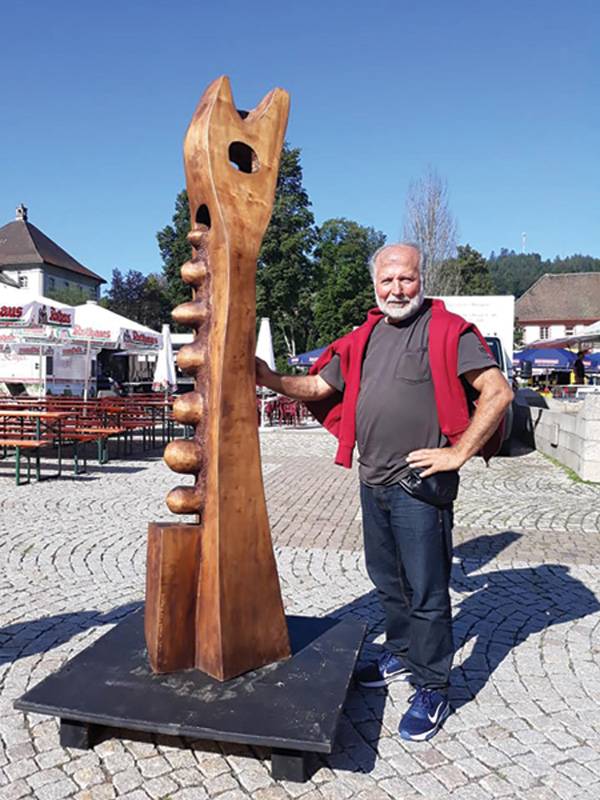 النحات العالمي السوري أكثم عبد الحميد:
الحدائق النحتية السورية في 