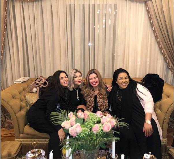 بالفيديو - سهرة نسائية في منزل رجاء الجداوي للرد على خبر تدهور صحتها