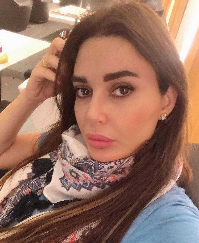 بالصورة – مي العيدان تتهجم على فستان سيرين عبد النور بكلام معيب