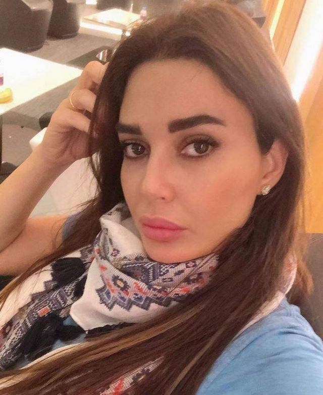 بالصورة – مي العيدان تتهجم على فستان سيرين عبد النور بكلام معيب