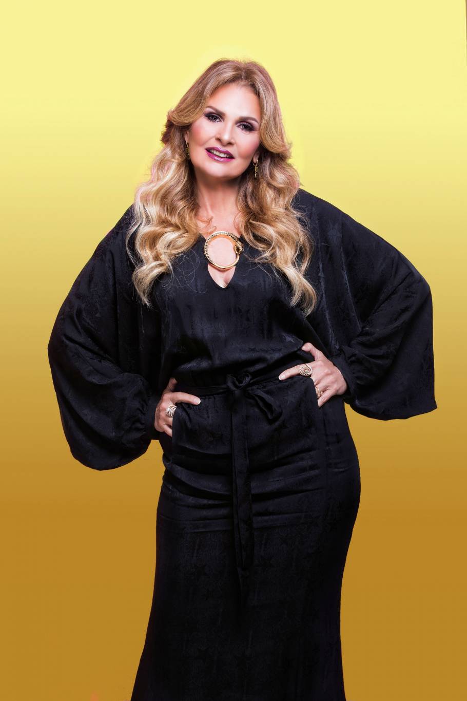 بالفيديو - يسرا تتحدث عن إصابتها بسرطان الدم