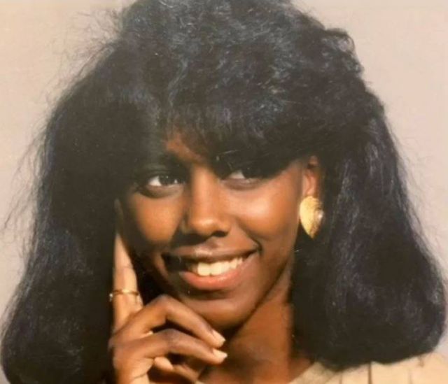 بالصور - هذه الفتاة أصبحت نجمة خليجية شهيرة... من هي؟