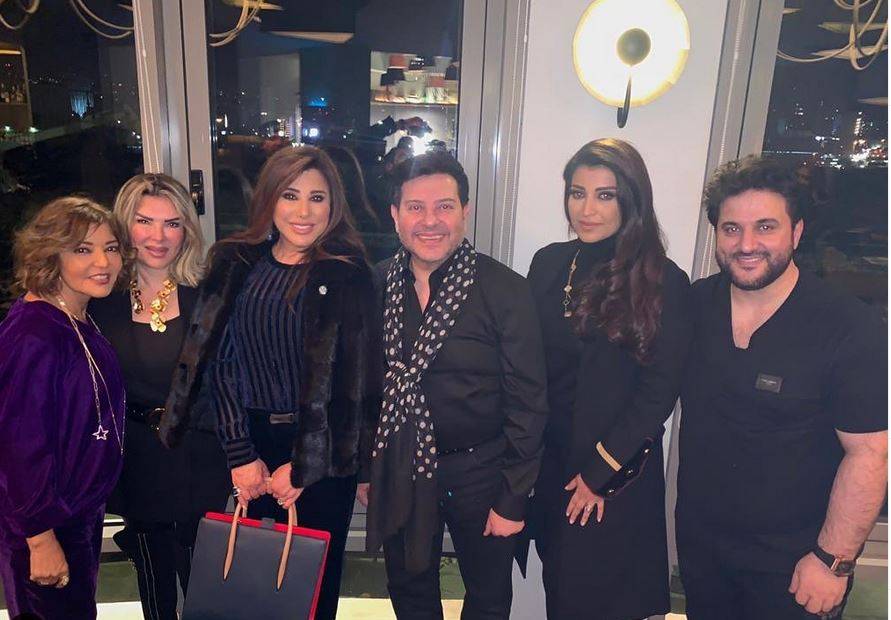 بالصورة – الفرو الأسود يزين إطلالة نجوى كرم باهظة الثمن