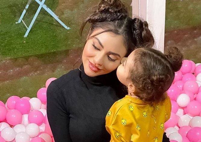 بعد الحكم بسجنها وترحيلها.. مريم حسين توجه رسالة مؤثرة جداً لابنتها