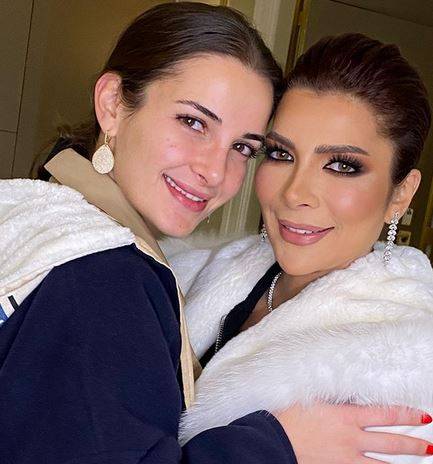 إبنة أصالة في مبادرة انسانية رائعة.. هذا ما فعلته مع مصابين بالسرطان في عيادتها