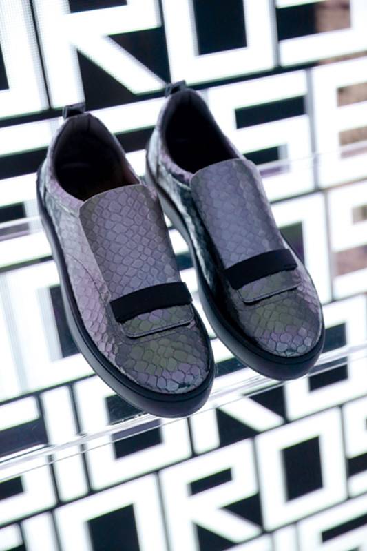 مجموعة أحذية جديدة من سيرجيو روسي
SERGIO ROSSI MAN