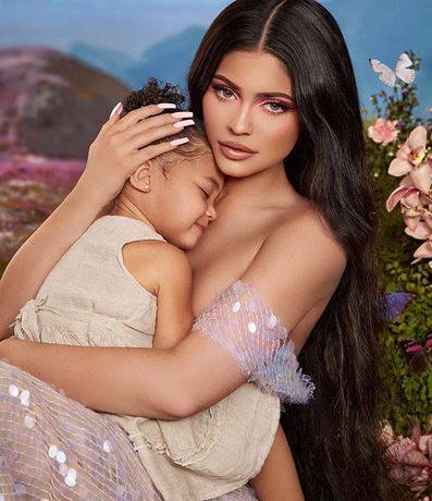 بالصور - 100 الف دولار تكلفة الاحتفال بميلاد طفلة كايلي جينر