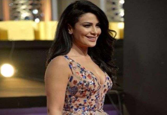 بالفيديو - غمزة صبا مبارك لتيم حسن تشعل حفل 