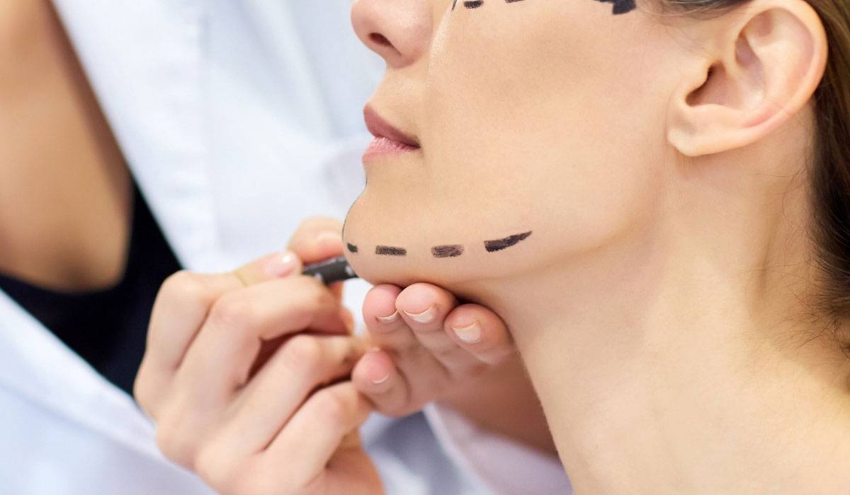 معلومات مفيدة عن عملية شفط اللغلوغ التي أجرتها هؤلاء الفنانات