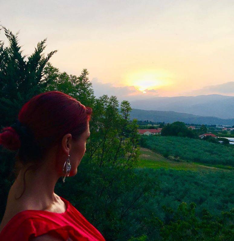 تحول كبير في شكل مشتركة هذا البرنامج الشهير... هذا ما كشفته عن طلاقها وعمليات التجميل