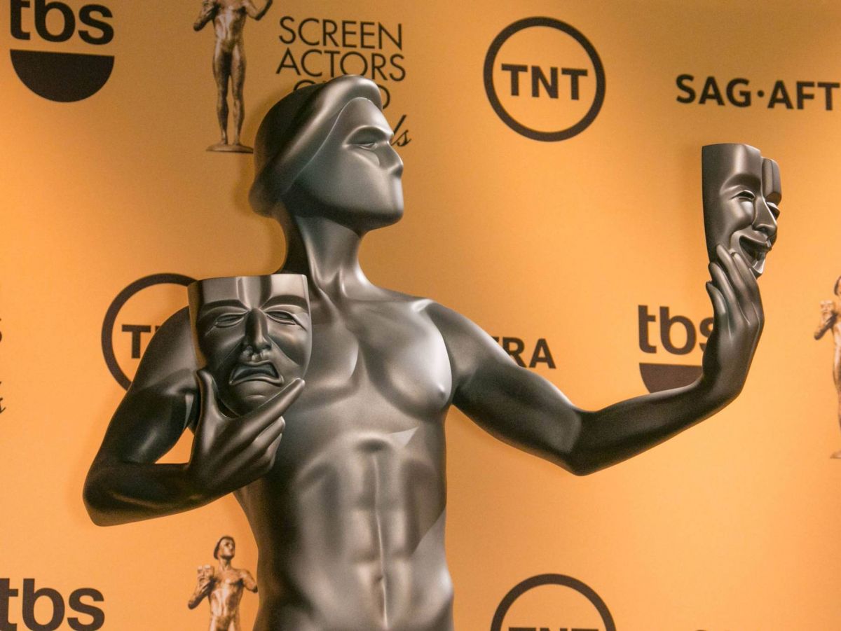 بالصور - البساطة عنوان الأناقة فيSAG Awards 2020 وجنيفر لوبيز تتفوق بثمن مجوهراتها