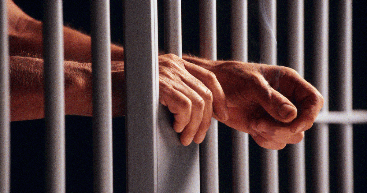 حبس ممثل مصري 30 سنة بتهمة تهريب آثار