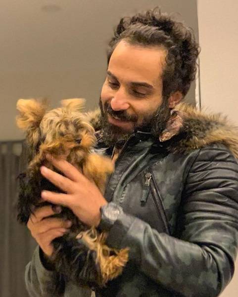 أحمد فهمي ينشئ حساب 